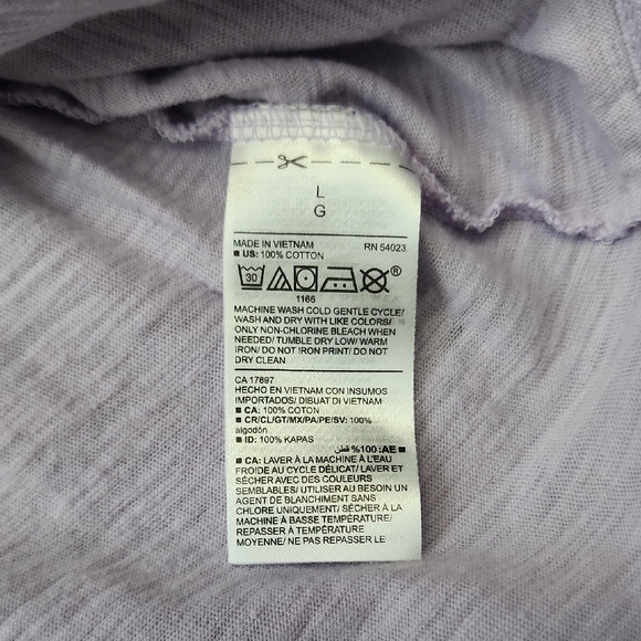 Old Navy Light Lavender V-Neck Short Sleeve Tee - Picture 5 of 6